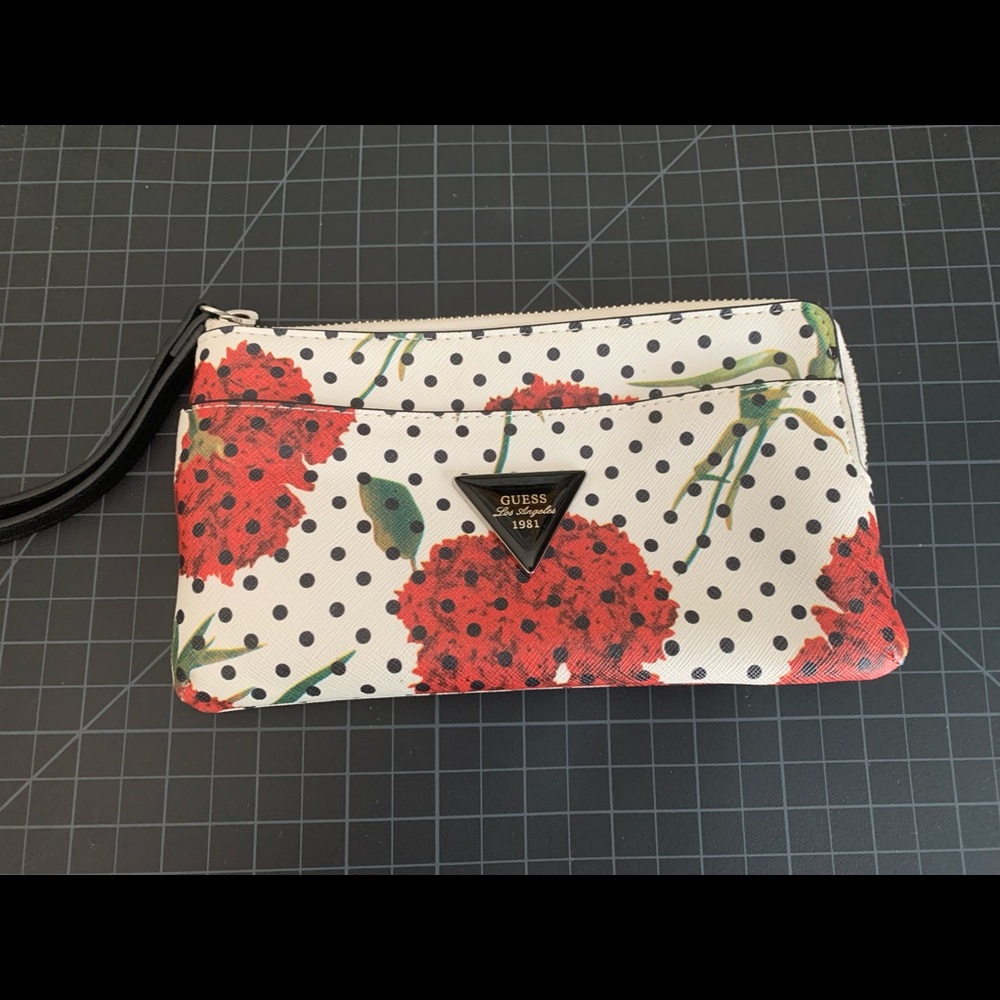 Guess Clutch